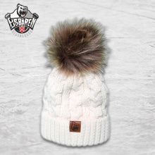 Lade das Bild in den Galerie-Viewer, Eisbären Puschel-Haum von Bavarian Caps beige