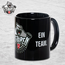 Lade das Bild in den Galerie-Viewer, Eisbären Kaffeetasse schwarz &quot;EINE STADT. EIN TEAM.&quot;
